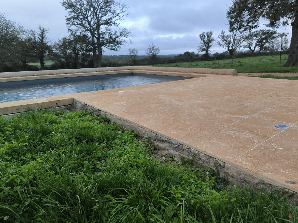 terrasse pierre de Bourgogne pour piscine