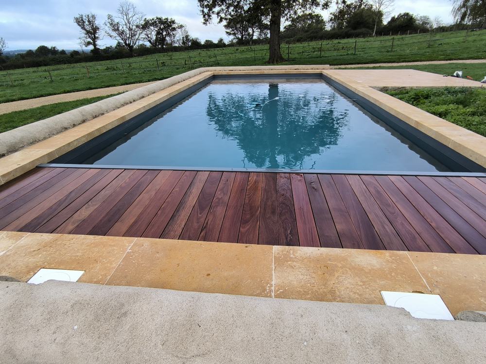 piscine dans l'Indre à l'automne